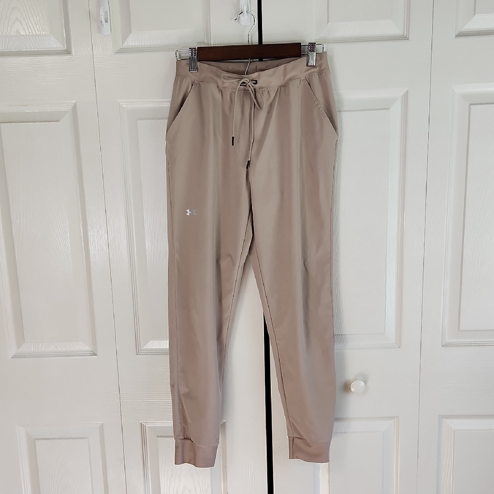 Under Armour Womens Beige Joggers Size SM Pull On Elastic Waistband Athleisure